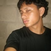 Estudiante. Soi moreno mido 1.70. Mi