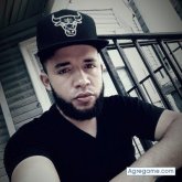 Yopago chico soltero en Norfolk