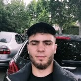 Empleado. Busco conocer gente. Lo q sea.