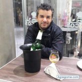 Busco conocer gente. A alguien