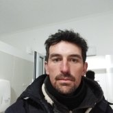 Busco mujeres. Soy alto, delgado,