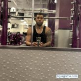 Mujeres. Muy atento. Futbol y el gym.