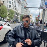 Algo ocasional con respeto. Atractivo ,