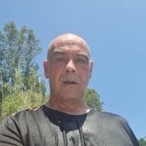 Busco conocer gente. Chicas. Simple.