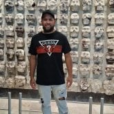 Estudiante. Alguien con quien platicar.