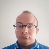 Una chica con edad desde los 20/30 años