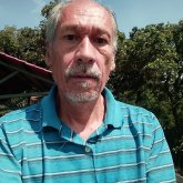 Empleado. Busco conocer gente. No soy