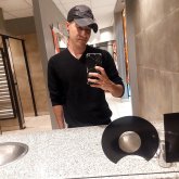 Busco ligar. Alguien interesante. Me