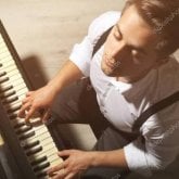 Mujer Seria, relación seria.