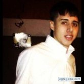 Danoso chico soltero en Adelphi