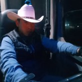 Busco ligar. Alguien con quién tener