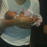 Conocer a alguien. Soy alto conivel ojos