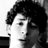 Amigas para conocernos. Educado.