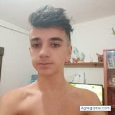 Busco ligar. Soy un chico un poco