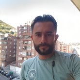 Técnico en reparación de celulares.