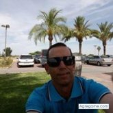 Busco pareja. Chica. Alegre. Pasear.