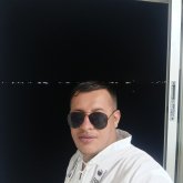 Respetuoso, amable detallista.