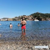 Busco pareja. Alegre.