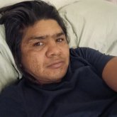 Una mujer qsea sincera. Amable sincero