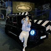 Mecánico. Mujer con culo grande. Yo soy