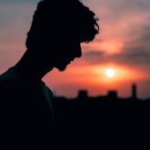 Busco pareja. Amigas. Tímido pero