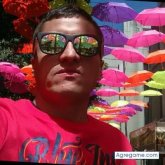 Busco conocer gente. Amigas. Respetuoso.