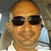 Empleo propio. Busco pareja. Mujer que