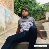 Busco pareja. A alguien simpática.