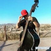 Busco pareja. Lo que sea. Bueno. Musica.