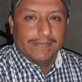 Me gusta escuchar musica ver tv 
Ver