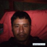 Agricultor. Busco pareja. Mujer. Alegre.