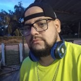 Busco conocer gente. No lo se, creo que