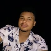 Busco pareja. Amigas 
Una relación.