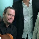 Busco conocer gente. Conocer a una