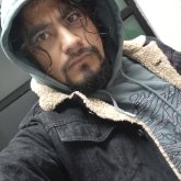 Comerciante. Amistades o algo más.