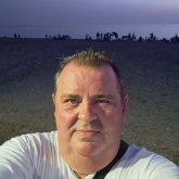 Mujer que le guste lo que ami más o