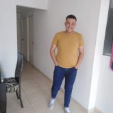 Modista. Busco chatear. Mujer hermosa en