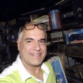 Profesor. Busco hacer amistades. Busco