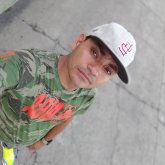 Una persona linda y que este soltera.