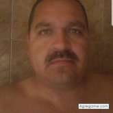 Busco ligar. Una mujer hermosa y