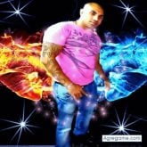 Chica. Chico normal. Cosas bien echa.