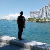 Joda solo diversion. Atento alegre y