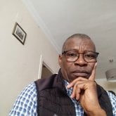 Busco ligar. Una mujer en su forma.