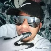 Trabajo. Busco ligar. Mujeres. Alegré.