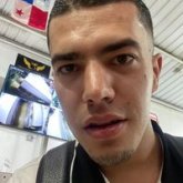 Busco pareja. Chicas agradables. Alegre