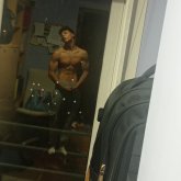 Que esté interesada. 1,75,empático ,