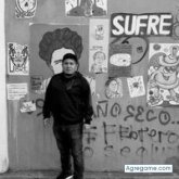 Busco: Mujeres bonitas Me defino: Un chico encantador Me