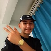 Hola soy Santiago soy colombiano y me