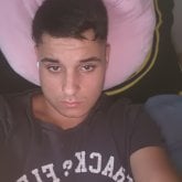 Busco ligar. Una mujer de 19 años para