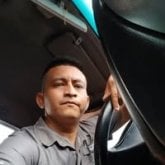 Busco chatear. Amistad o algo más  soy